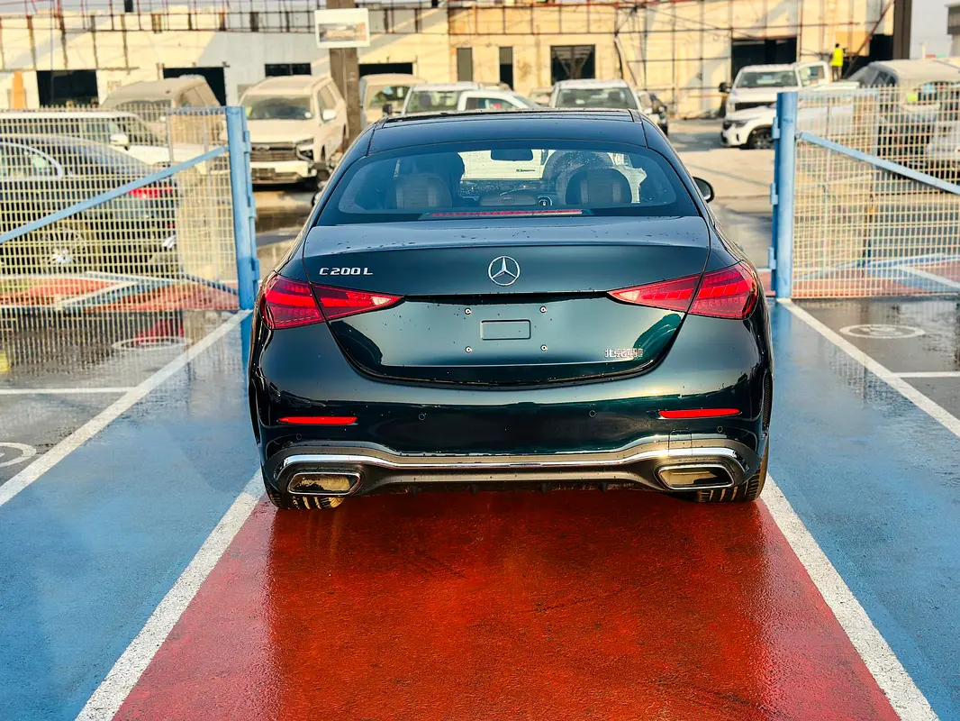 واردات Mercedes-Benz C Class 2025 از دبی — منطقه آزاد کیش و قشم — خودرو Mercedes-Benz — تصویر 17