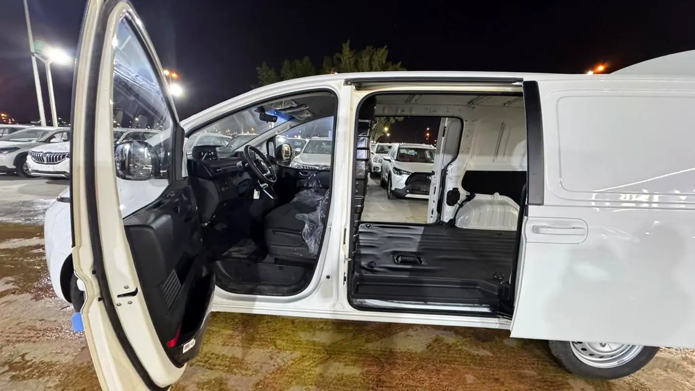 واردات Hyundai Staria 2025 از دبی — منطقه آزاد کیش و قشم — خودرو Hyundai — تصویر 14