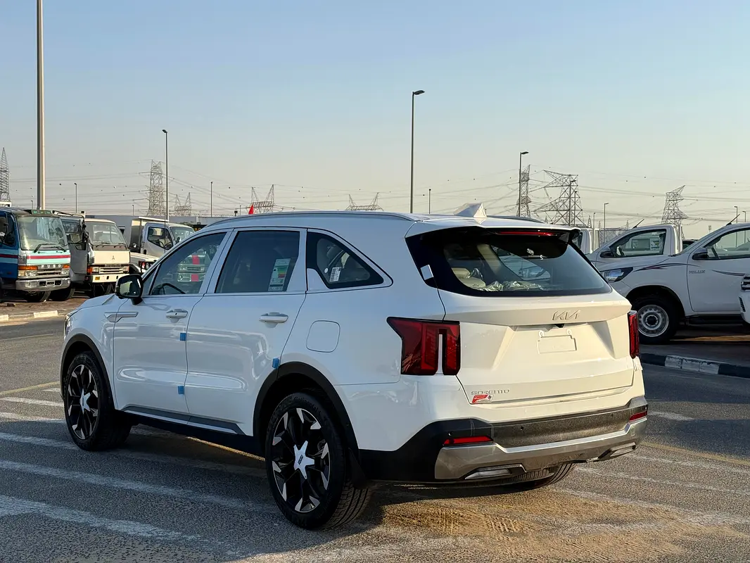 واردات Kia Sorento 2025 از دبی — منطقه آزاد کیش و قشم — خودرو Kia — تصویر 5