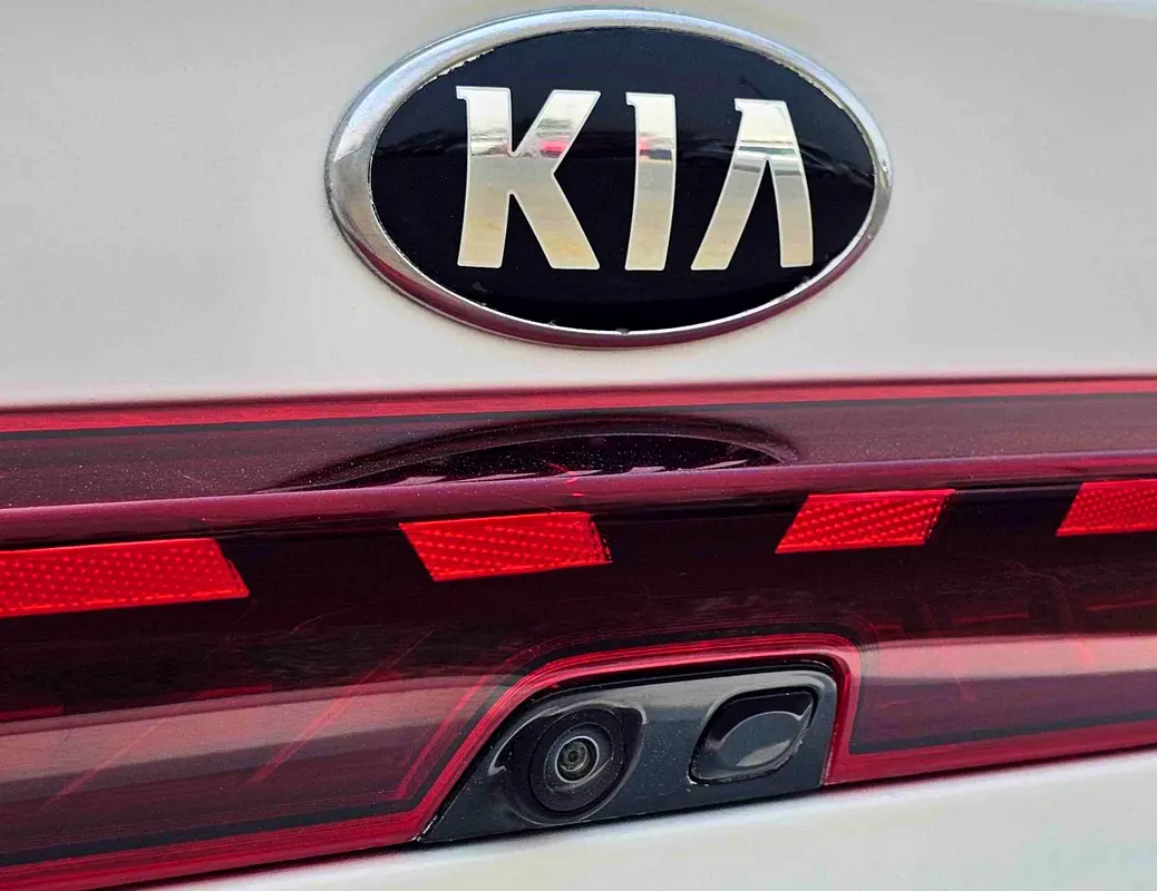 واردات Kia K5 2021 از دبی — منطقه آزاد کیش و قشم — خودرو Kia — تصویر 2