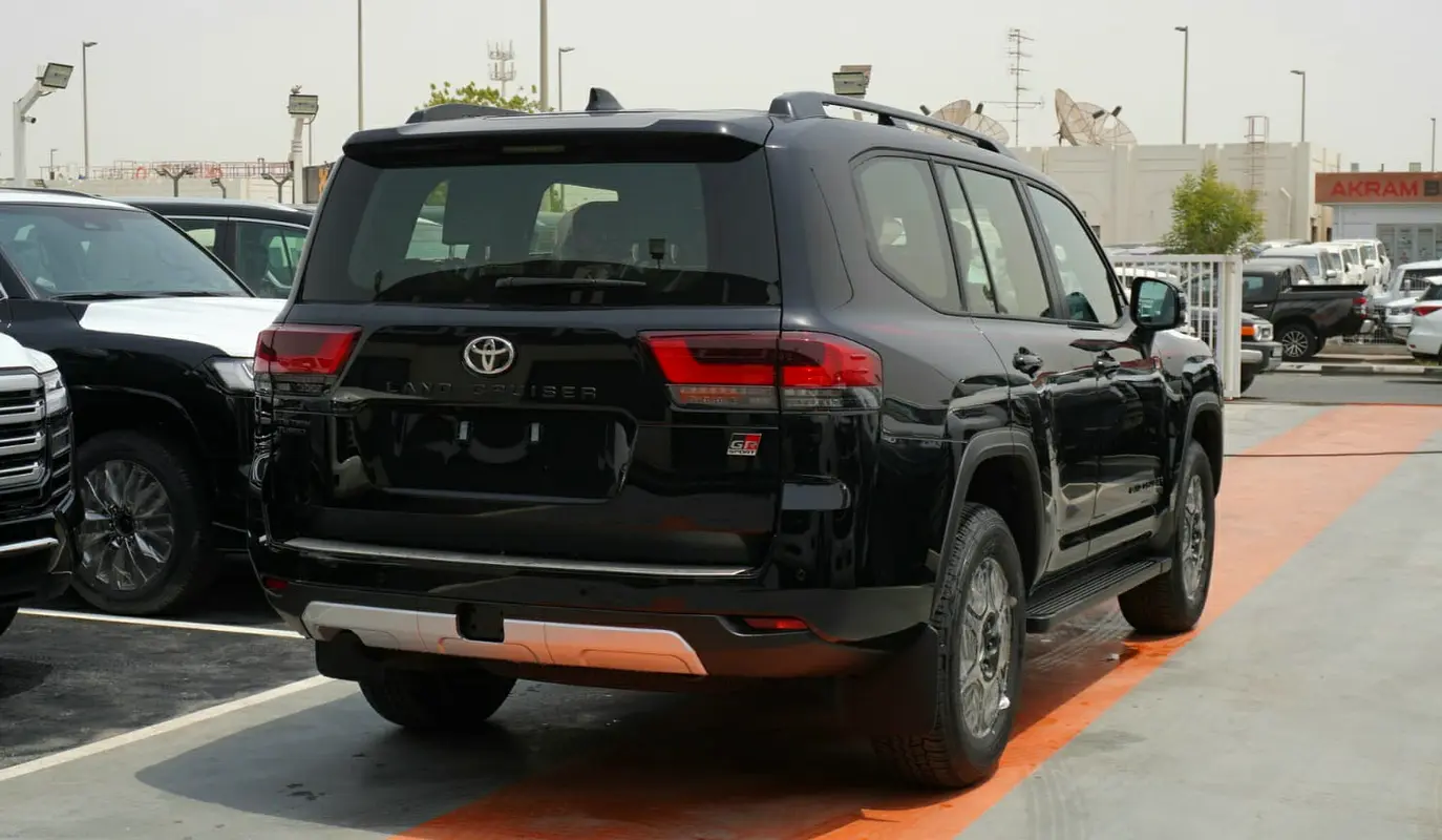 واردات Toyota Land Cruiser 2026 از دبی — منطقه آزاد کیش و قشم — خودرو Toyota — تصویر 4