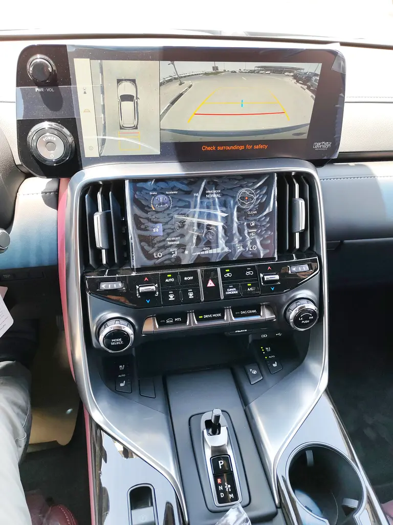 واردات Lexus LX Series 2026 از دبی — منطقه آزاد کیش و قشم — خودرو Lexus — تصویر 14