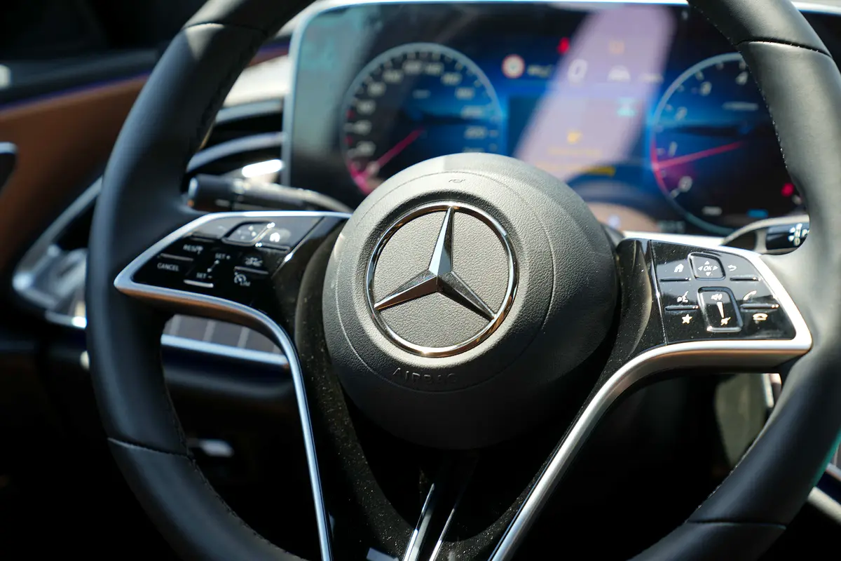 واردات Mercedes-Benz E Class 2025 از دبی — منطقه آزاد کیش و قشم — خودرو Mercedes-Benz — تصویر 7