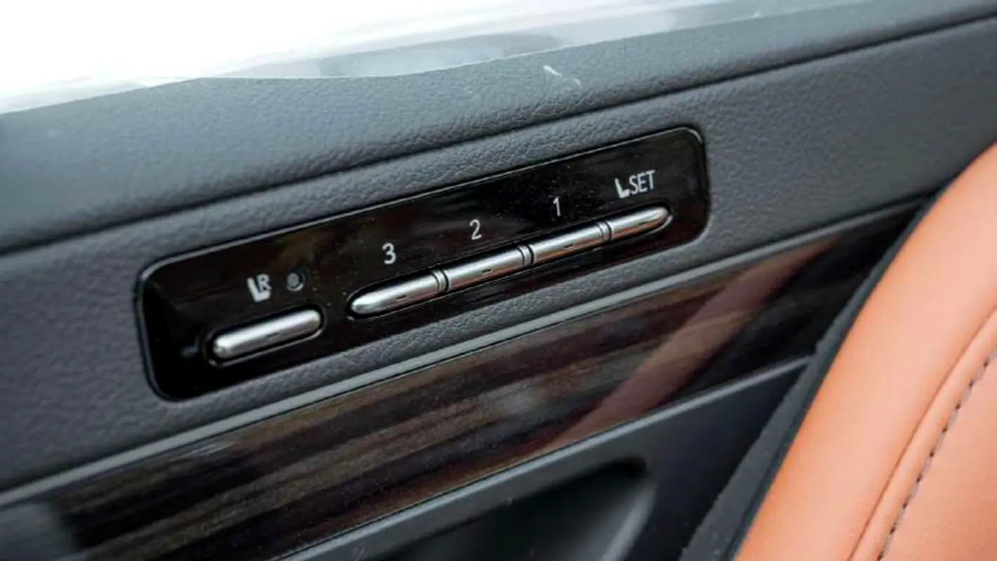 واردات Lexus LX Series 2026 از دبی — منطقه آزاد کیش و قشم — خودرو Lexus — تصویر 14