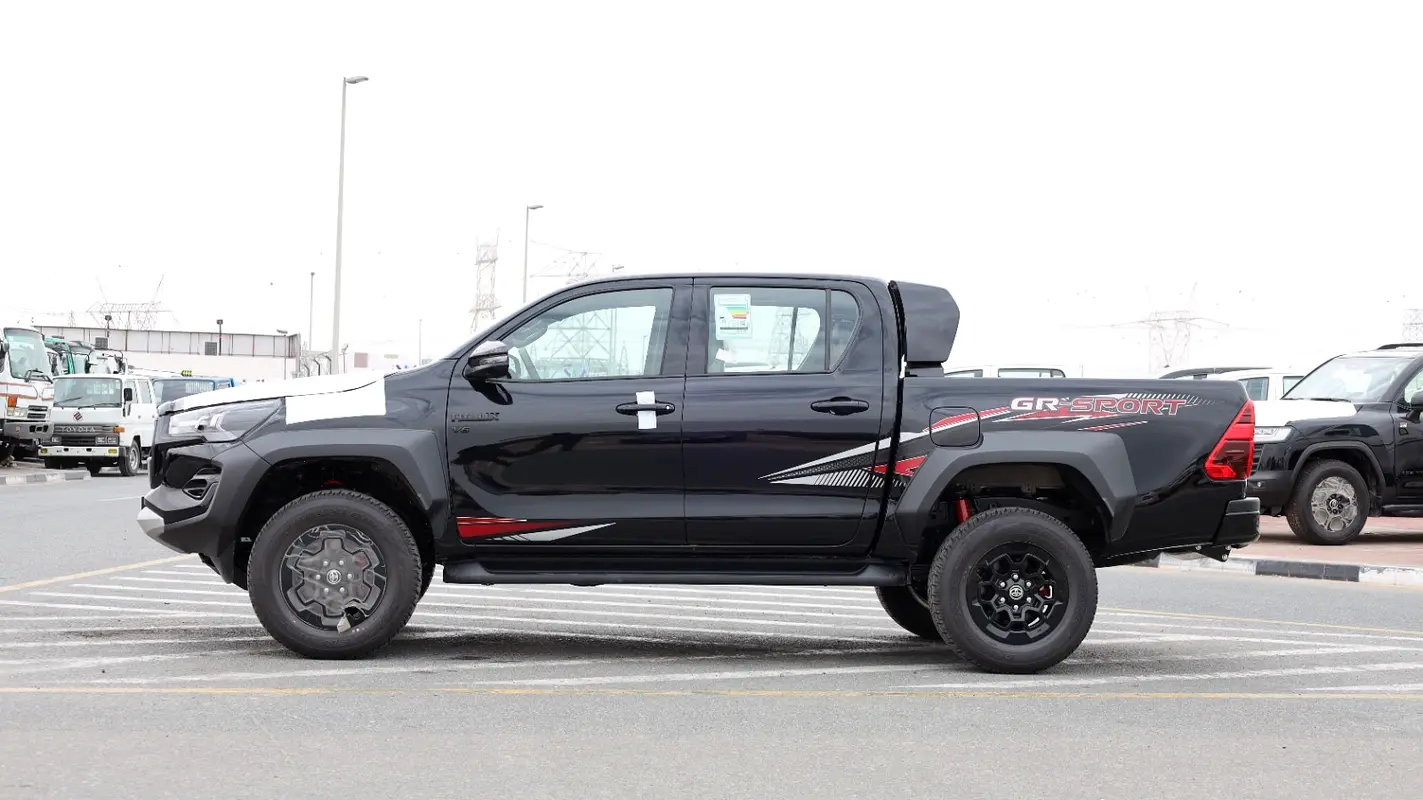 واردات Toyota Hilux 2026 از دبی — منطقه آزاد کیش و قشم — خودرو Toyota — تصویر 3