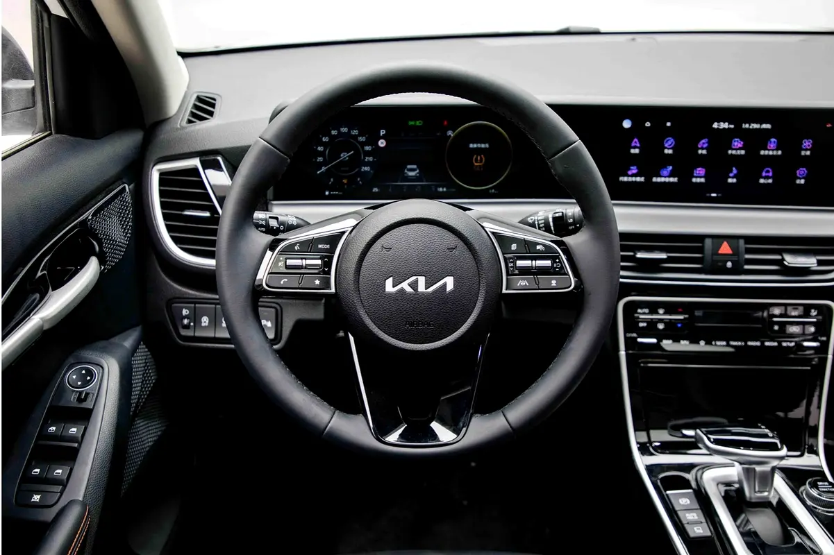 واردات Kia Seltos 2025 از دبی — منطقه آزاد کیش و قشم — خودرو Kia — تصویر 8