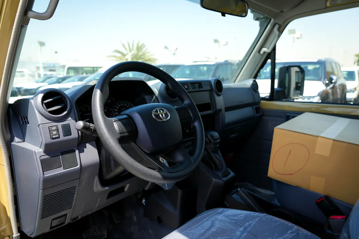 واردات Toyota Land Cruiser 70 Series 2026 از دبی — منطقه آزاد کیش و قشم — خودرو Toyota — تصویر 14