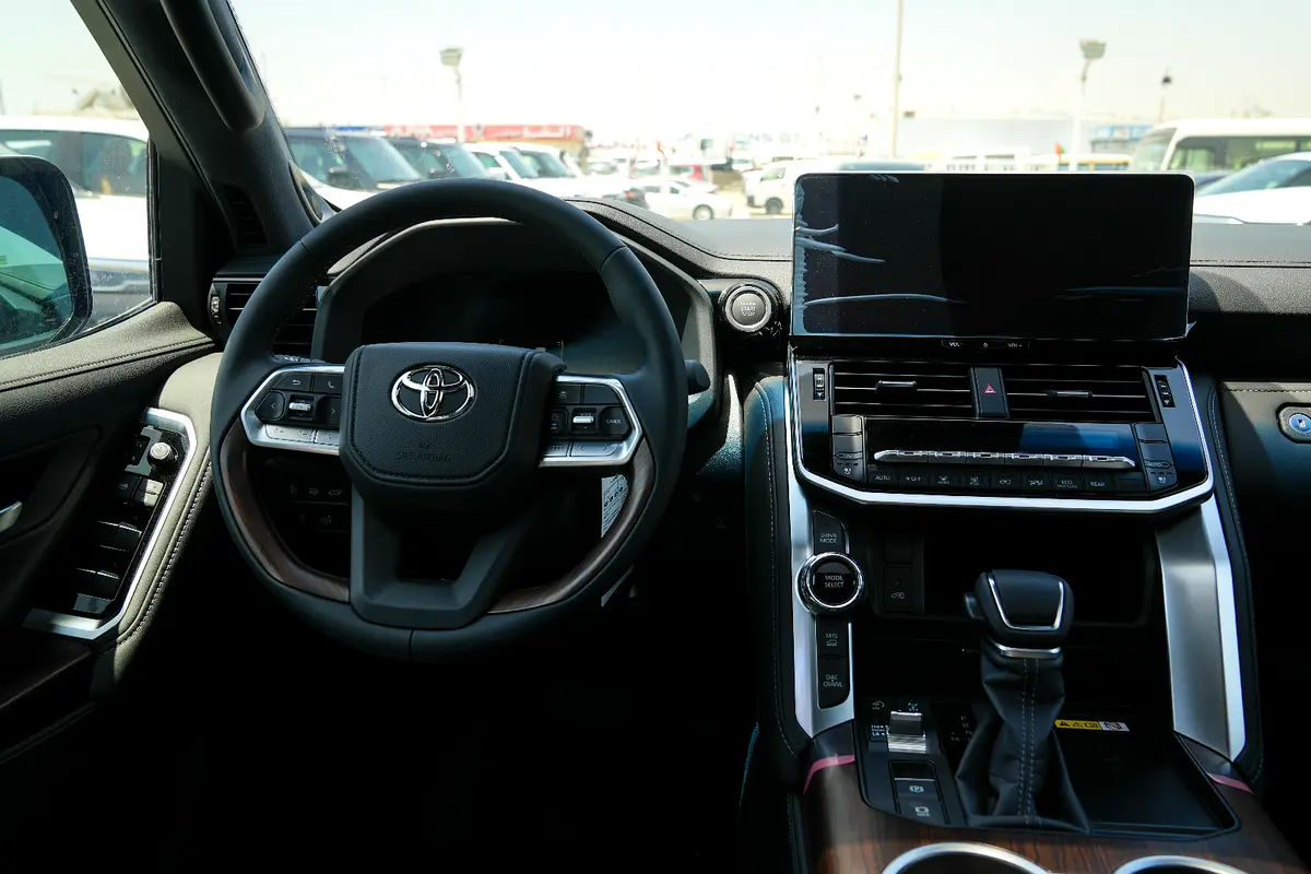 واردات Toyota Land Cruiser 2026 از دبی — منطقه آزاد کیش و قشم — خودرو Toyota — تصویر 18