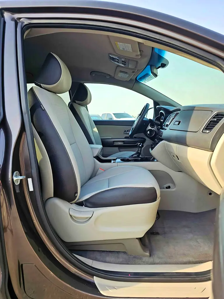 واردات Kia Sedona 2017 از دبی — منطقه آزاد کیش و قشم — خودرو Kia