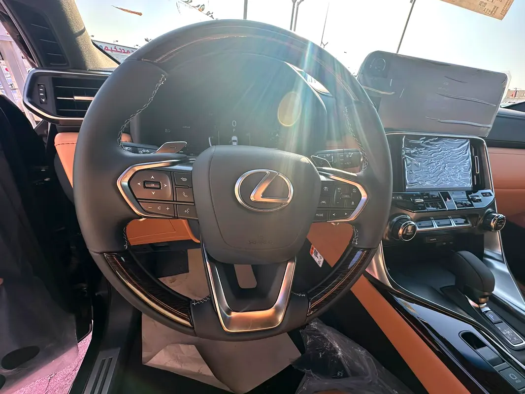 واردات Lexus LX Series 2026 از دبی — منطقه آزاد کیش و قشم — خودرو Lexus — تصویر 14