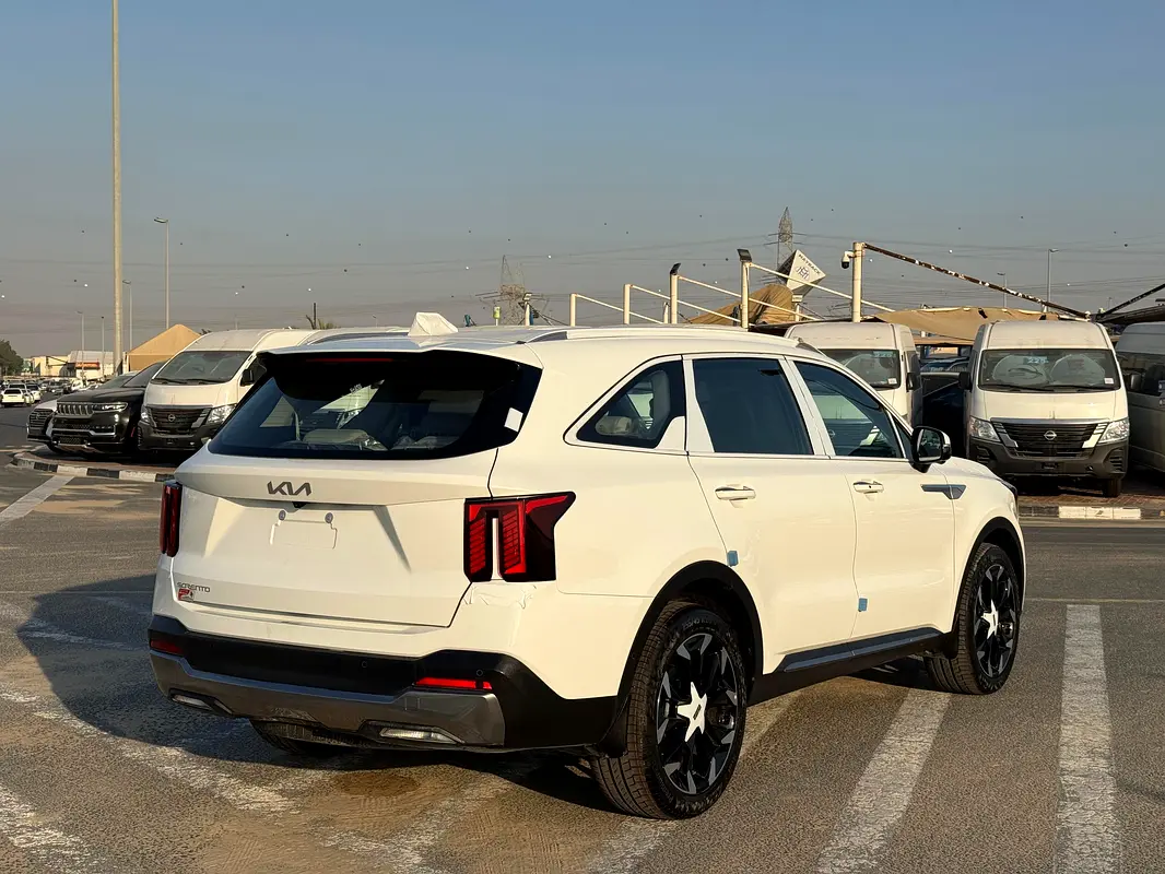 واردات Kia Sorento 2025 از دبی — منطقه آزاد کیش و قشم — خودرو Kia — تصویر 3