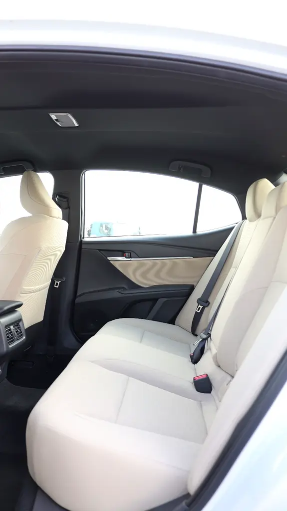 واردات Toyota Camry 2025 از دبی — منطقه آزاد کیش و قشم — خودرو Toyota — تصویر 14