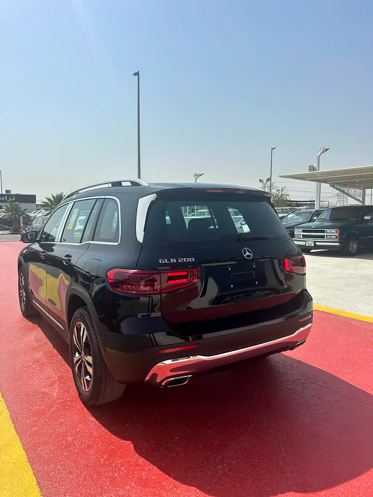 واردات Mercedes-Benz GLB Class 2025 از دبی — منطقه آزاد کیش و قشم — خودرو Mercedes-Benz — تصویر 2