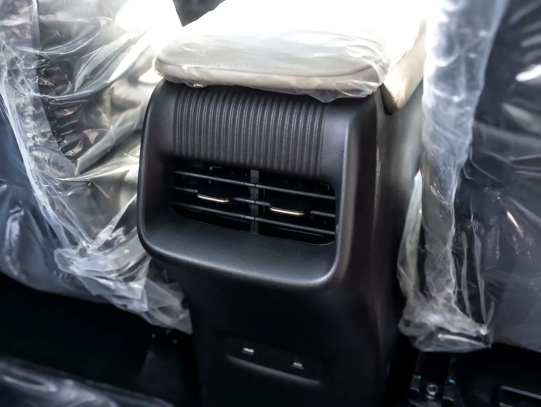 واردات Chevrolet Captiva 2026 از دبی — منطقه آزاد کیش و قشم — خودرو Chevrolet — تصویر 19