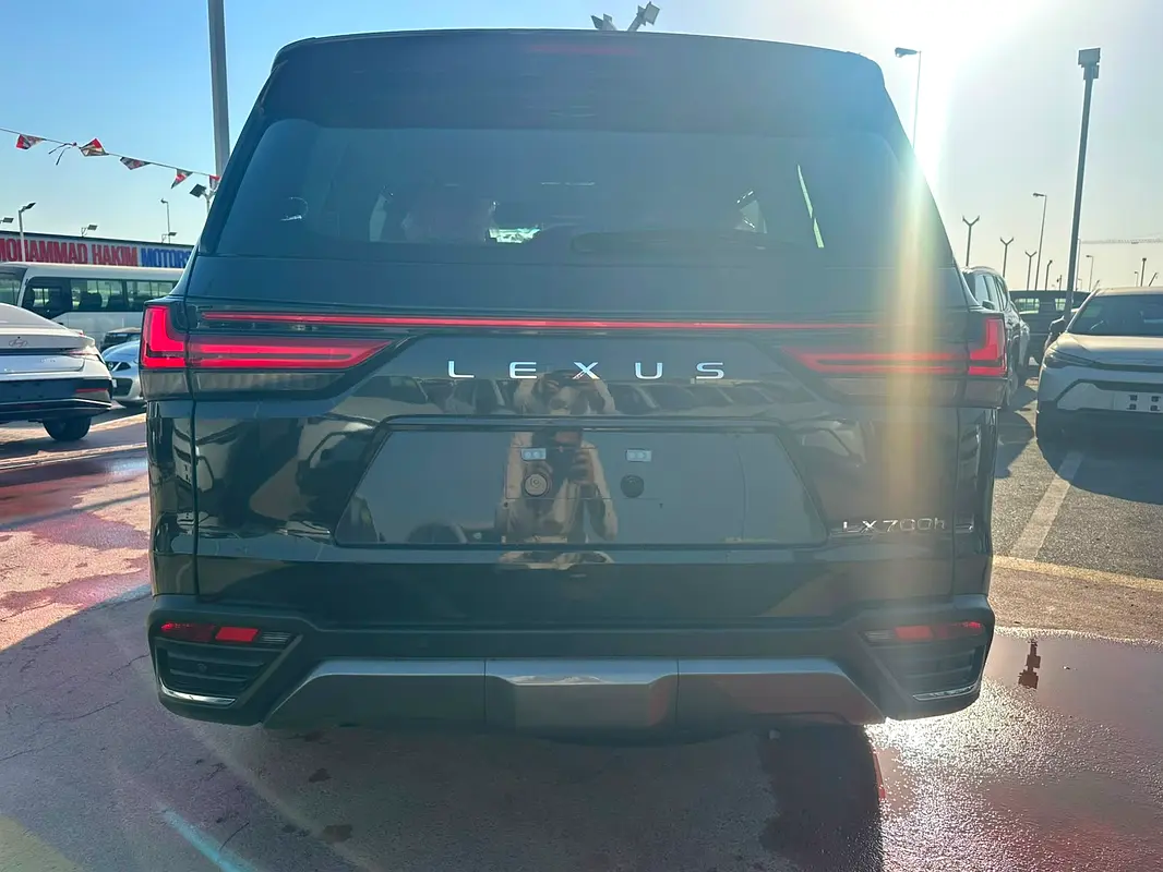 واردات Lexus LX Series 2026 از دبی — منطقه آزاد کیش و قشم — خودرو Lexus — تصویر 3