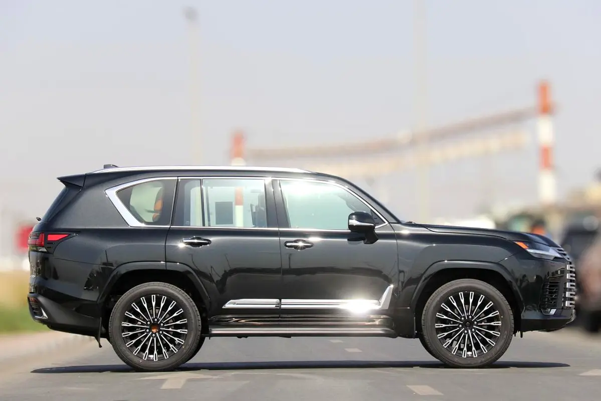 واردات Lexus LX Series 2026 از دبی — منطقه آزاد کیش و قشم — خودرو Lexus — تصویر 4