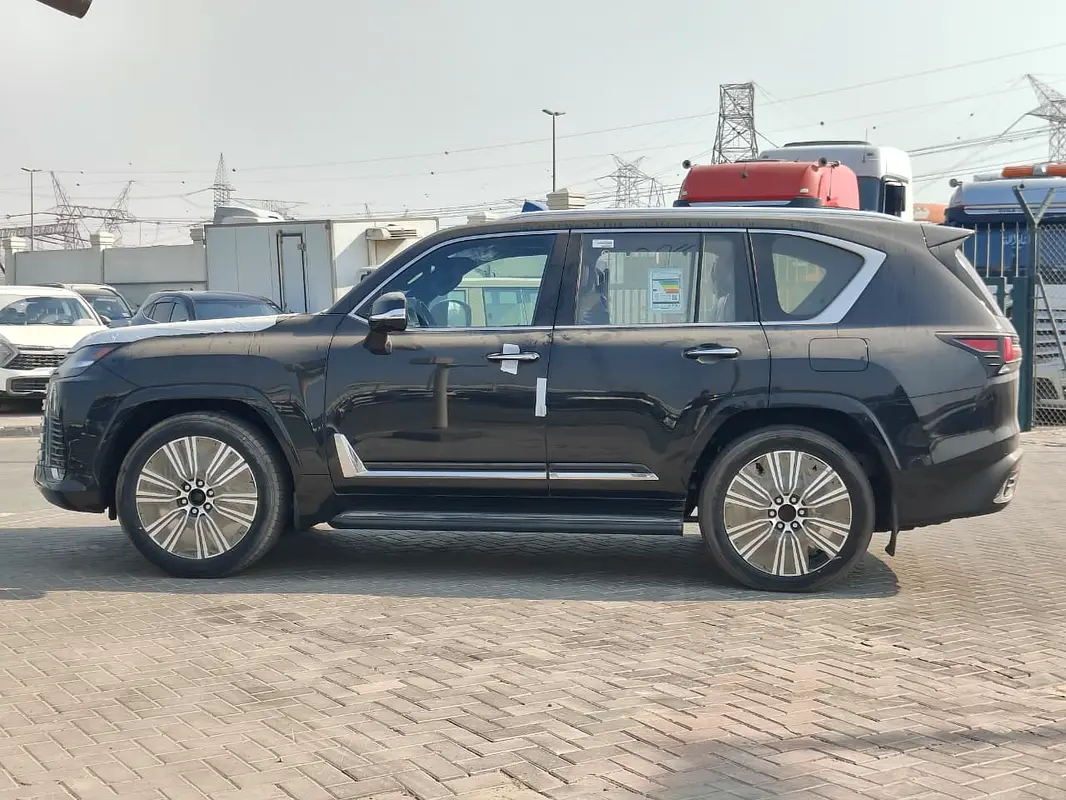 واردات Lexus LX Series 2026 از دبی — منطقه آزاد کیش و قشم — خودرو Lexus — تصویر 3