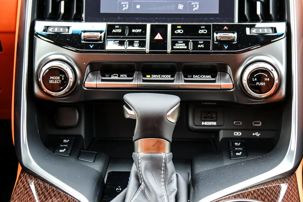 واردات Lexus LX Series 2026 از دبی — منطقه آزاد کیش و قشم — خودرو Lexus — تصویر 13