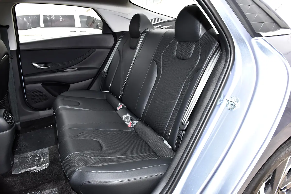 واردات Hyundai Elantra 2025 از دبی — منطقه آزاد کیش و قشم — خودرو Hyundai — تصویر 7