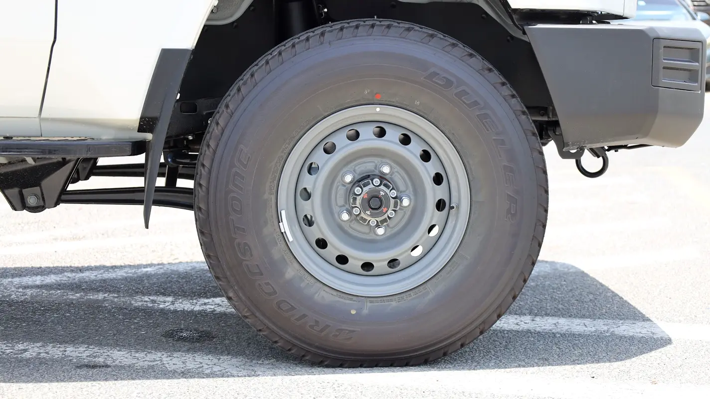 واردات Toyota Land Cruiser 70 Series 2026 از دبی — منطقه آزاد کیش و قشم — خودرو Toyota — تصویر 11