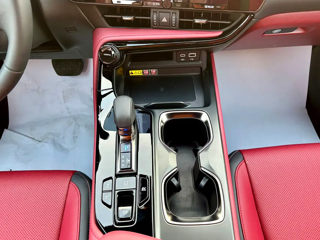 واردات Lexus NX Series 2025 از دبی — منطقه آزاد کیش و قشم — خودرو Lexus — تصویر 15