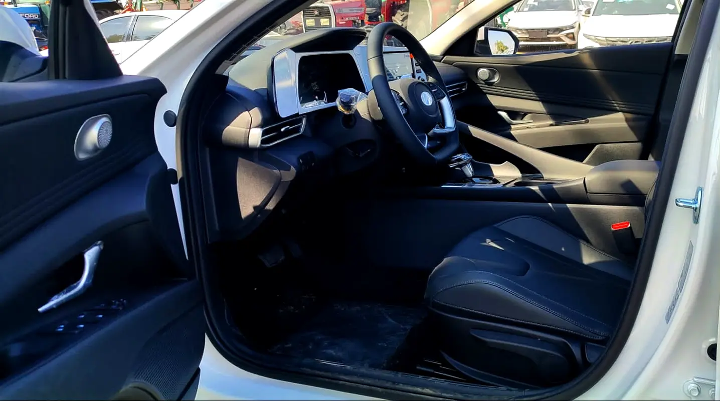 واردات Hyundai Elantra 2025 از دبی — منطقه آزاد کیش و قشم — خودرو Hyundai — تصویر 15
