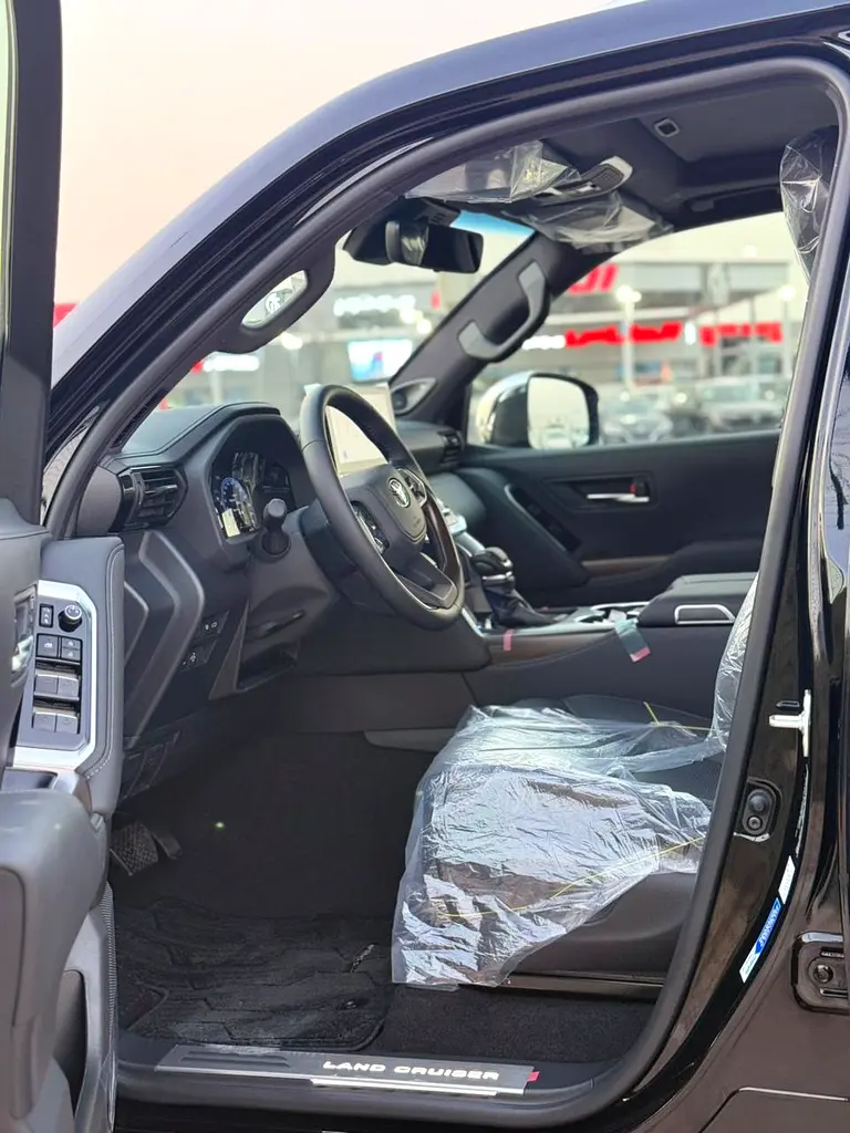 واردات Toyota Land Cruiser 2026 از دبی — منطقه آزاد کیش و قشم — خودرو Toyota — تصویر 10