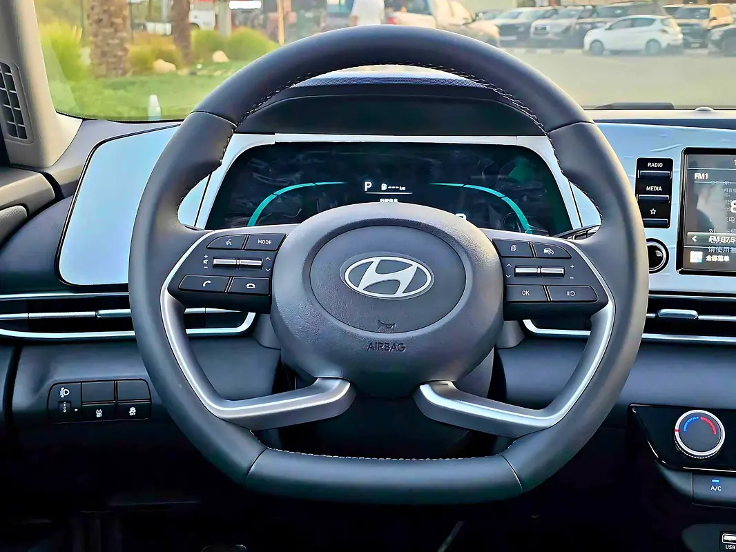 واردات Hyundai Elantra 2025 از دبی — منطقه آزاد کیش و قشم — خودرو Hyundai — تصویر 13