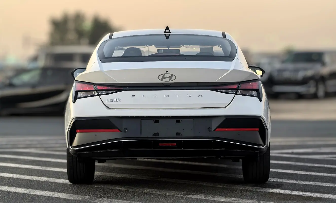 واردات Hyundai Elantra 2025 از دبی — منطقه آزاد کیش و قشم — خودرو Hyundai — تصویر 18