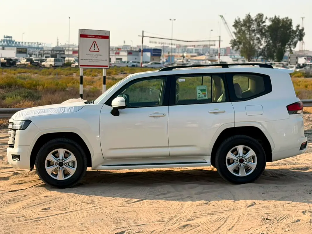 واردات Toyota Land Cruiser 2026 از دبی — منطقه آزاد کیش و قشم — خودرو Toyota — تصویر 3
