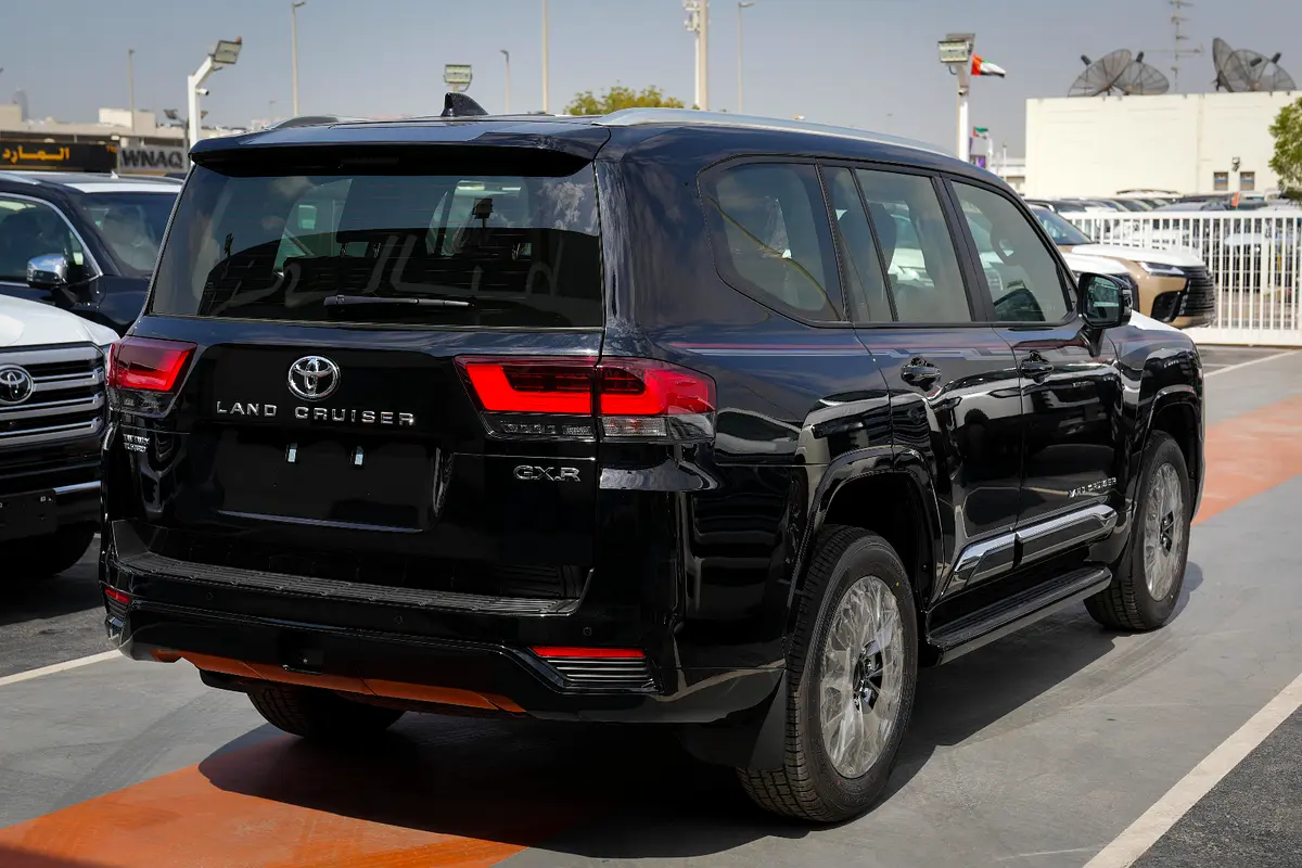 واردات Toyota Land Cruiser 2026 از دبی — منطقه آزاد کیش و قشم — خودرو Toyota — تصویر 6