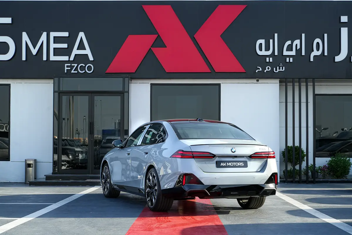 واردات BMW 5 Series 2026 از دبی — منطقه آزاد کیش و قشم — خودرو BMW — تصویر 6