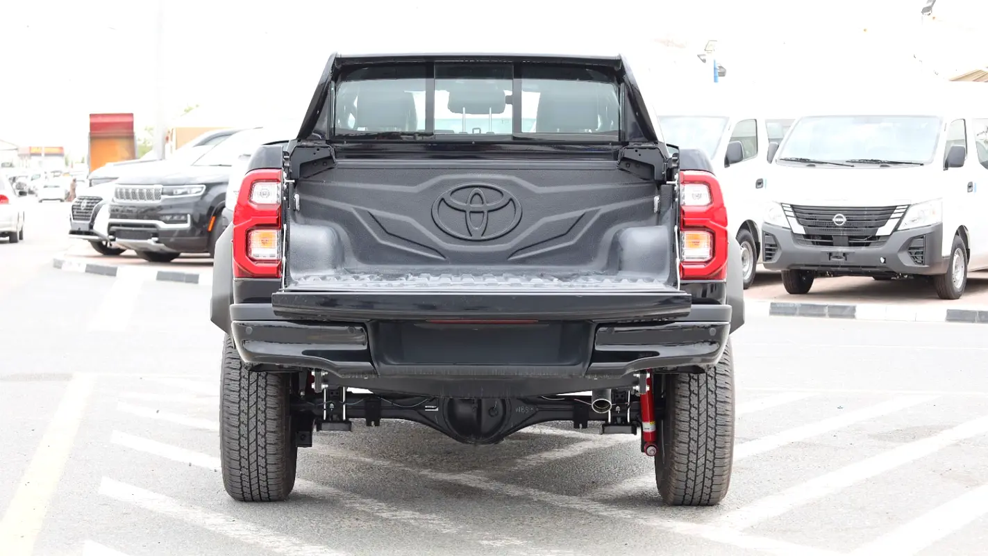 واردات Toyota Hilux 2026 از دبی — منطقه آزاد کیش و قشم — خودرو Toyota — تصویر 9