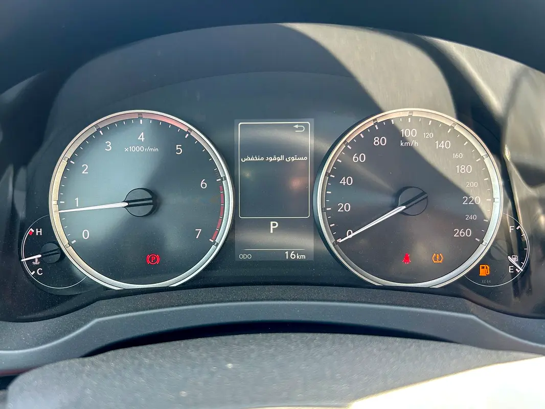 واردات Lexus IS Series 2025 از دبی — منطقه آزاد کیش و قشم — خودرو Lexus — تصویر 9