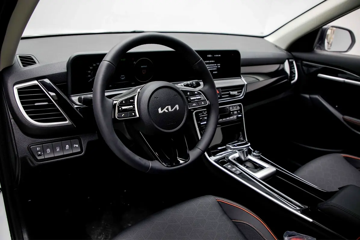 واردات Kia Seltos 2025 از دبی — منطقه آزاد کیش و قشم — خودرو Kia — تصویر 7
