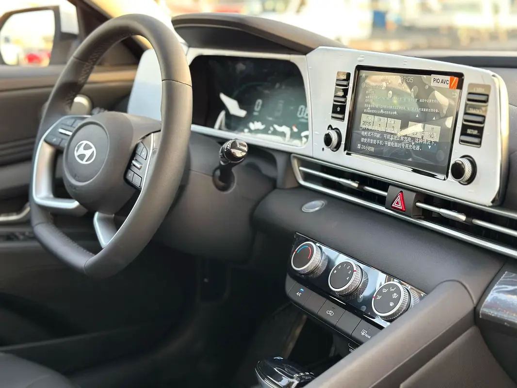 واردات Hyundai Elantra 2025 از دبی — منطقه آزاد کیش و قشم — خودرو Hyundai — تصویر 14