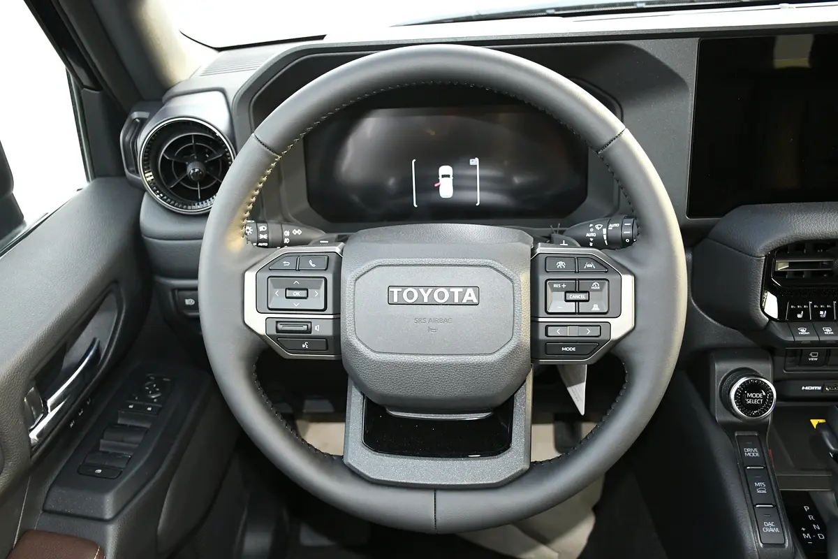 واردات Toyota Prado 2026 از دبی — منطقه آزاد کیش و قشم — خودرو Toyota — تصویر 9