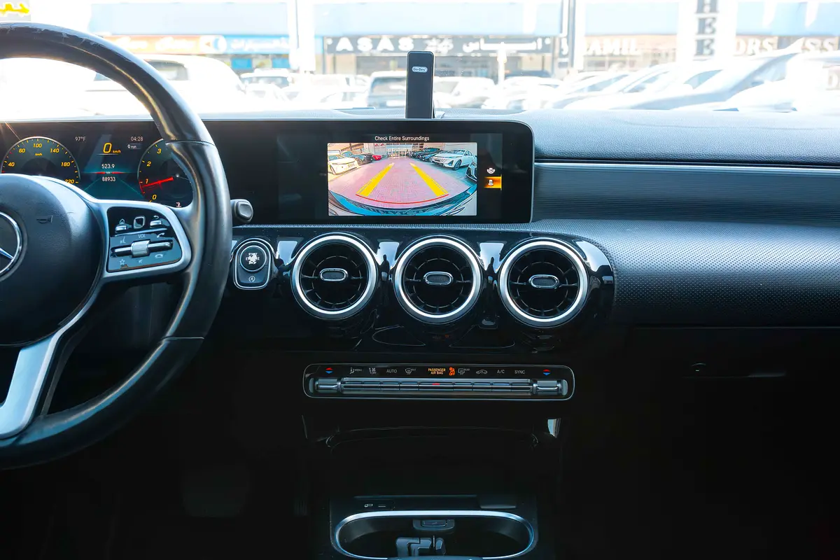 واردات Mercedes-Benz A Class 2019 از دبی — منطقه آزاد کیش و قشم — خودرو Mercedes-Benz — تصویر 12