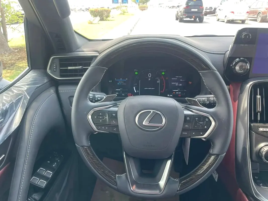 واردات Lexus LX Series 2026 از دبی — منطقه آزاد کیش و قشم — خودرو Lexus — تصویر 11