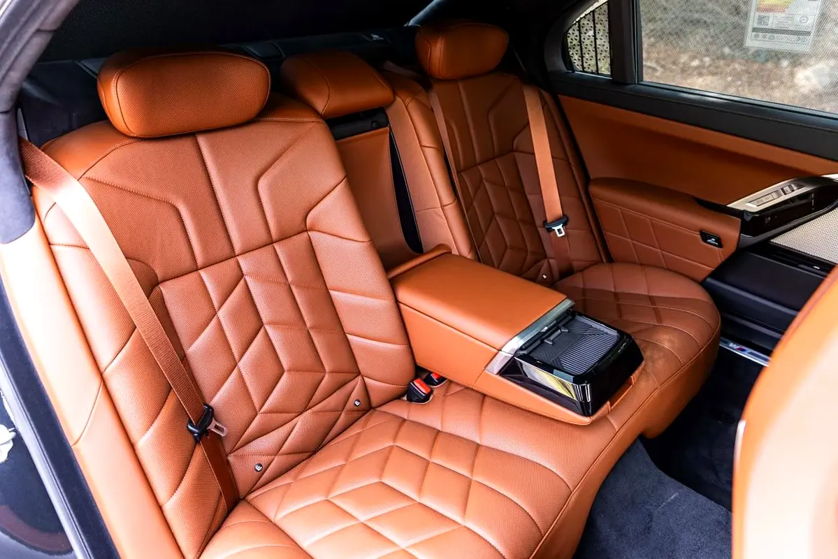 واردات BMW 7 Series 2026 از دبی — منطقه آزاد کیش و قشم — خودرو BMW — تصویر 14