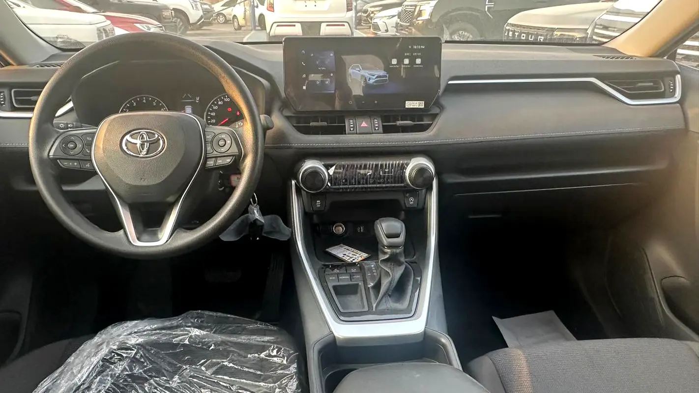 واردات Toyota RAV 4 2025 از دبی — منطقه آزاد کیش و قشم — خودرو Toyota — تصویر 6