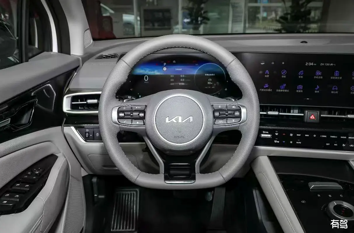 واردات Kia Sportage 2024 از دبی — منطقه آزاد کیش و قشم — خودرو Kia — تصویر 8