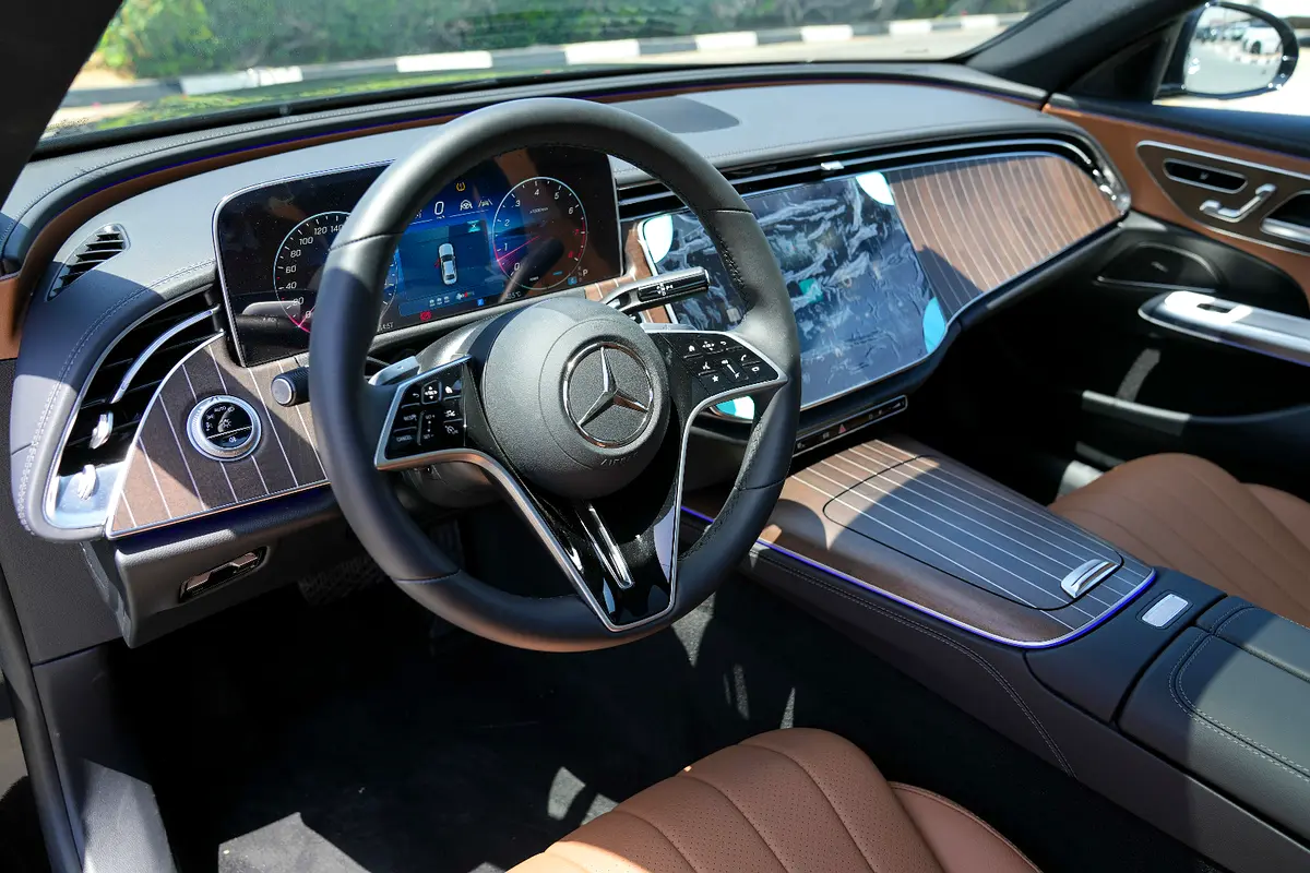 واردات Mercedes-Benz E Class 2025 از دبی — منطقه آزاد کیش و قشم — خودرو Mercedes-Benz — تصویر 5