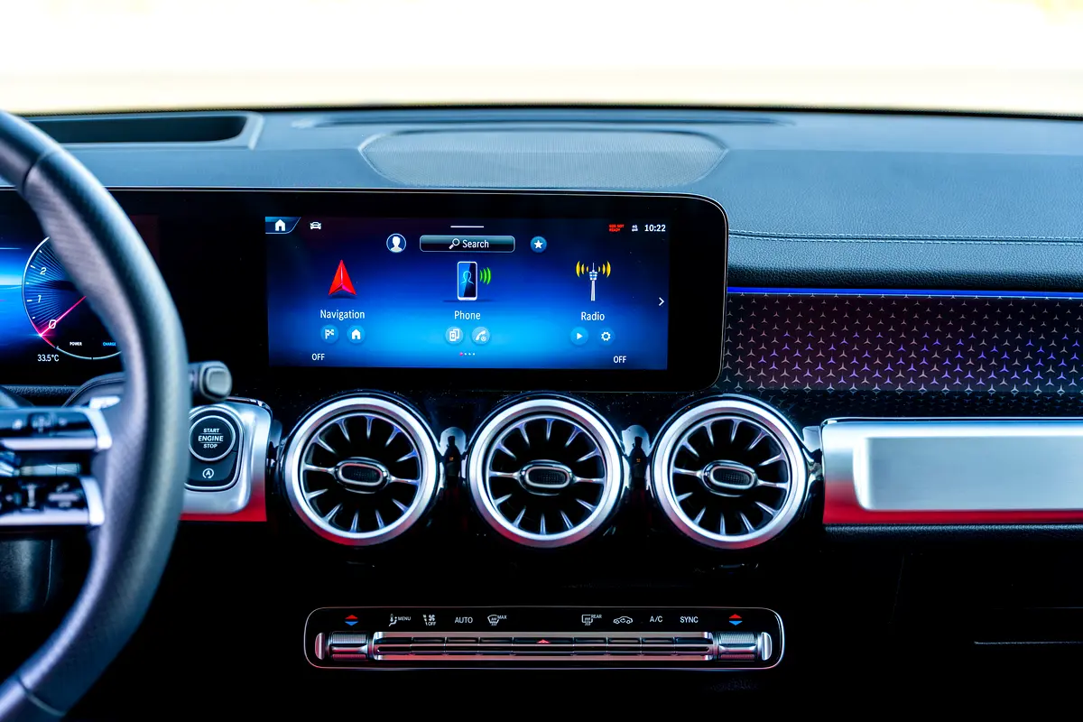 واردات Mercedes Benz Glb Class 2025 از دبی — منطقه آزاد کیش و قشم — خودرو Mercedes Benz — تصویر 12