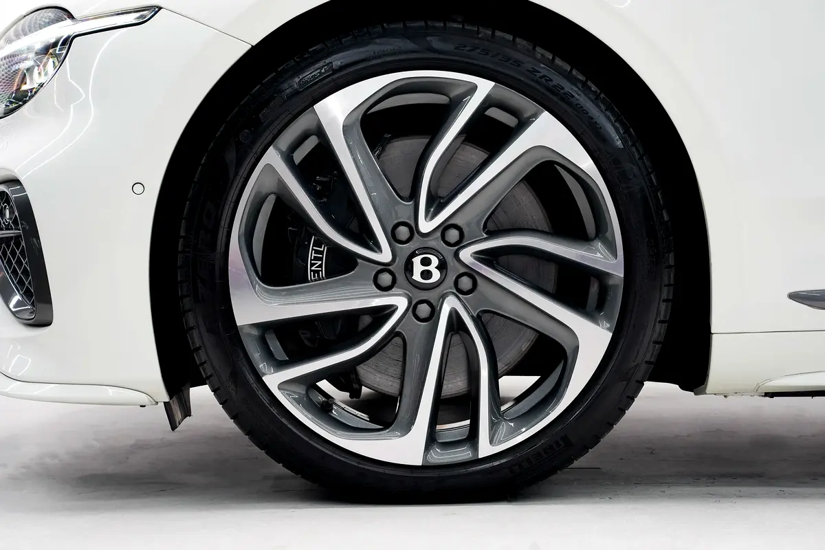 واردات Bentley Continental 2025 از دبی — منطقه آزاد کیش و قشم — خودرو Bentley — تصویر 14