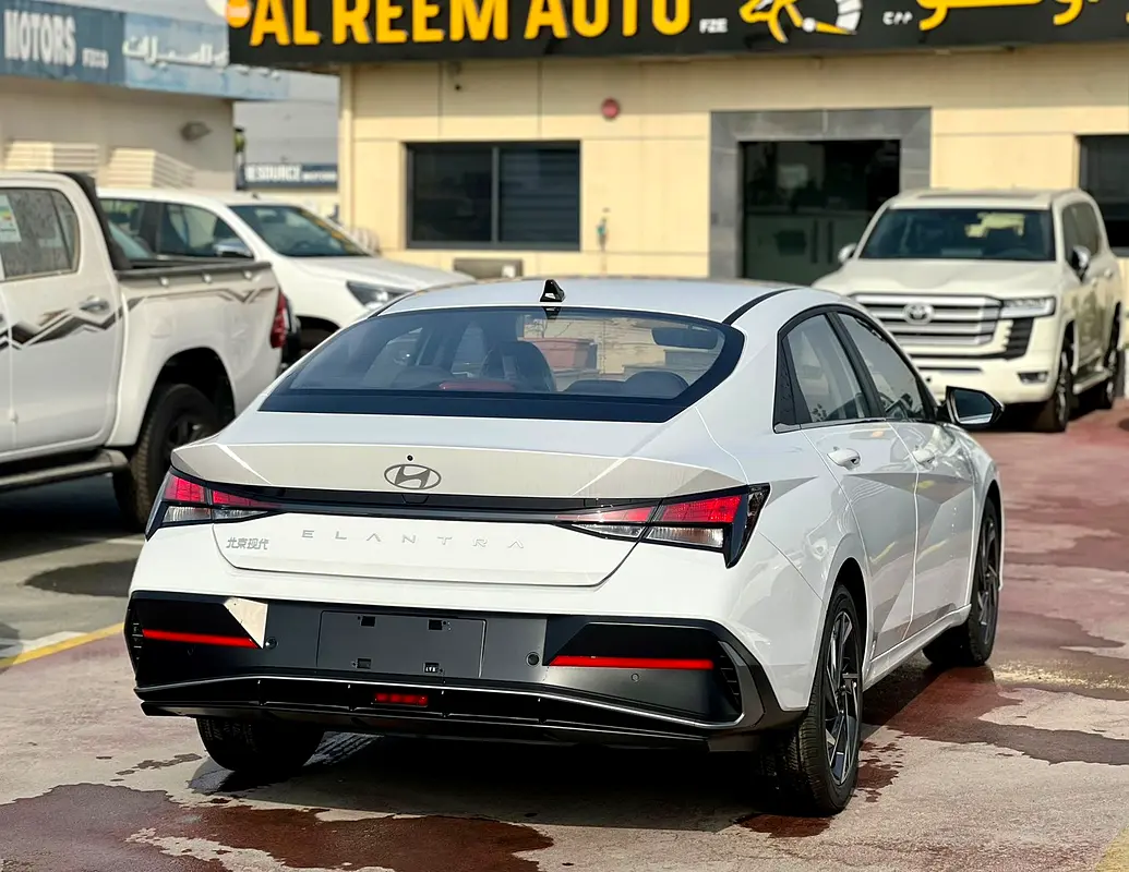 واردات Hyundai Elantra 2025 از دبی — منطقه آزاد کیش و قشم — خودرو Hyundai — تصویر 5