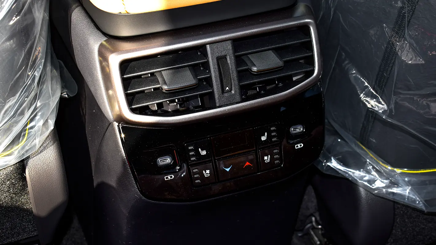 واردات Lexus RX Series 2026 از دبی — منطقه آزاد کیش و قشم — خودرو Lexus — تصویر 17