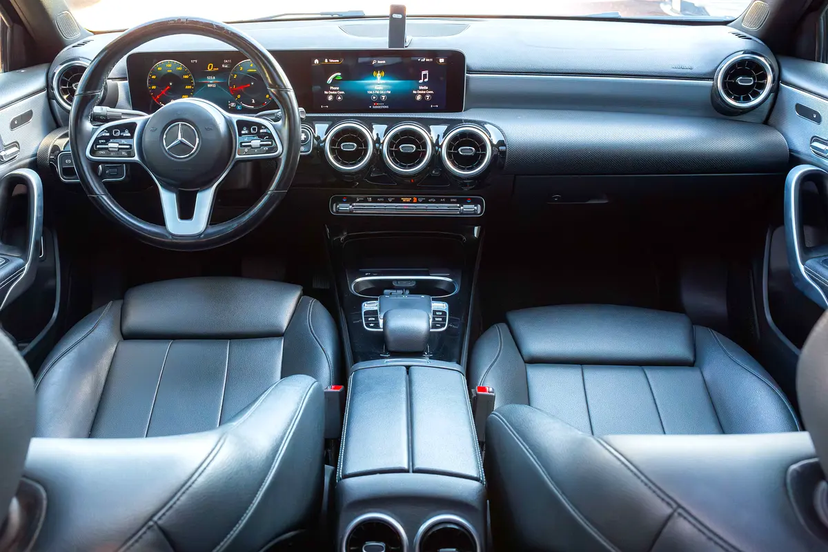 واردات Mercedes-Benz A Class 2019 از دبی — منطقه آزاد کیش و قشم — خودرو Mercedes-Benz — تصویر 8