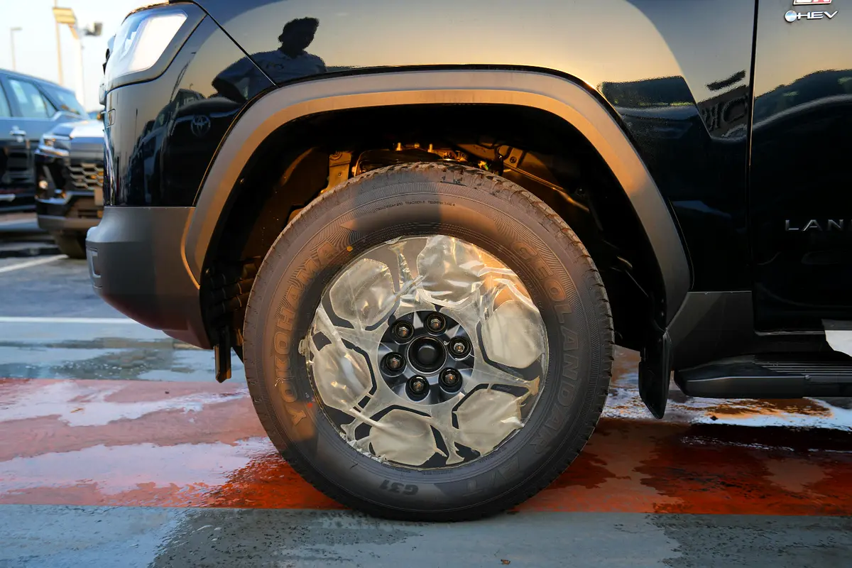 واردات Toyota Land Cruiser 2026 از دبی — منطقه آزاد کیش و قشم — خودرو Toyota — تصویر 11