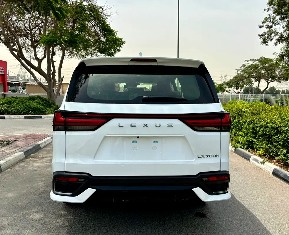 واردات Lexus LX Series 2025 از دبی — منطقه آزاد کیش و قشم — خودرو Lexus — تصویر 3